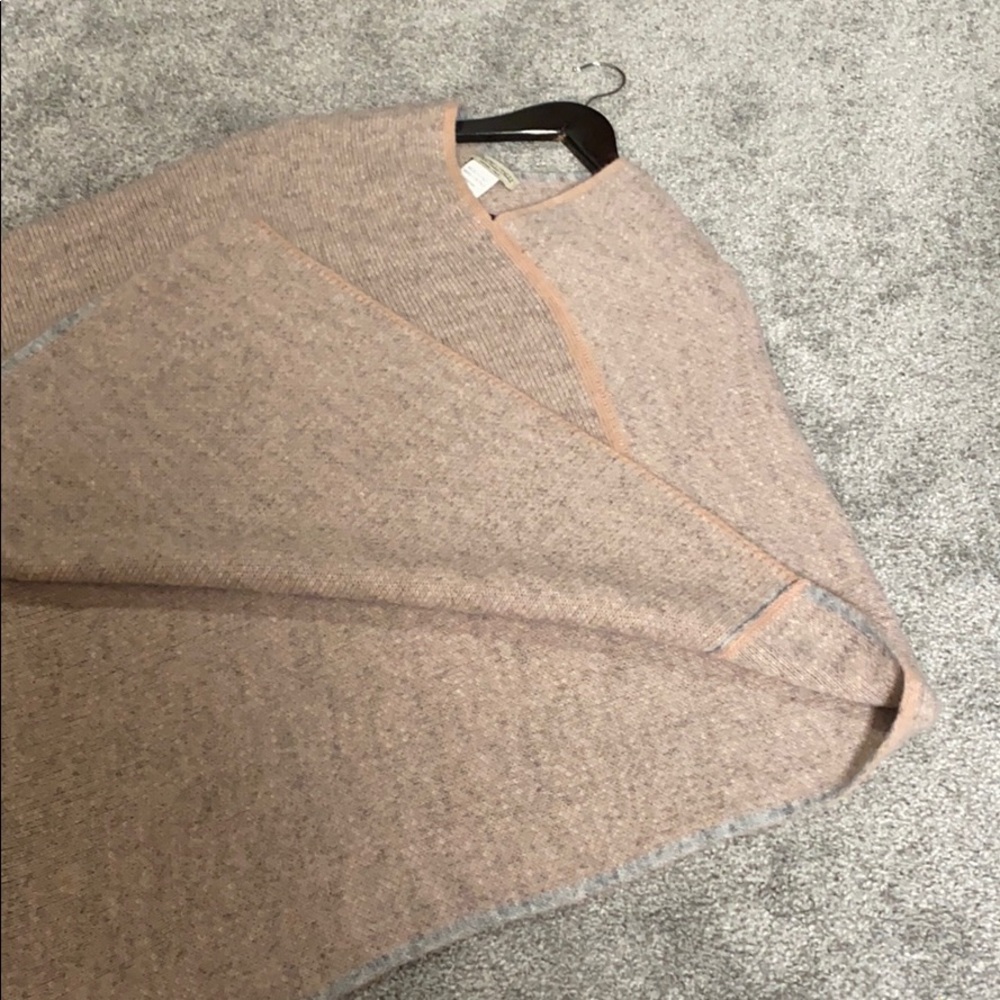 Beautiful Pink & Grey Wool-Blend Poncho - Picture 4 of 8